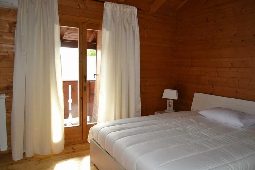 Chalet L Oasi Di Ambra 8 Posti Letto Con Uso Piscina Ardea Eksteriør billede