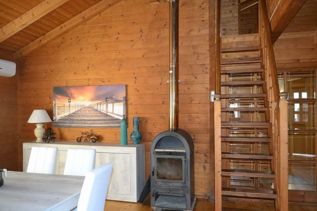 Chalet L Oasi Di Ambra 8 Posti Letto Con Uso Piscina Ardea Eksteriør billede