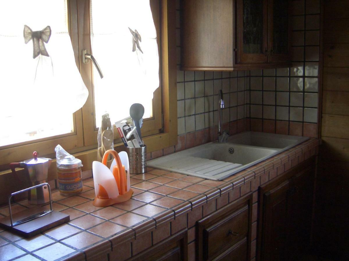Chalet L Oasi Di Ambra 8 Posti Letto Con Uso Piscina Ardea Eksteriør billede