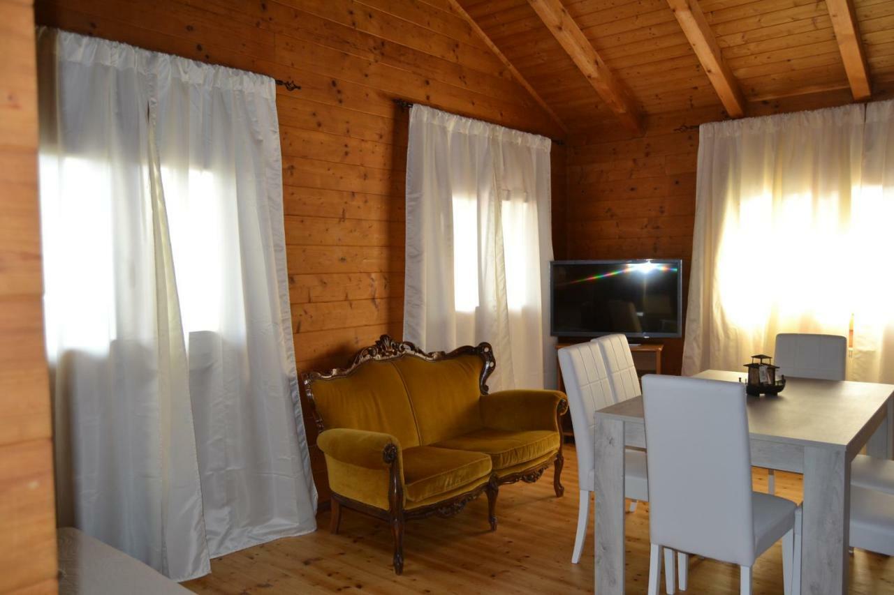 Chalet L Oasi Di Ambra 8 Posti Letto Con Uso Piscina Ardea Eksteriør billede