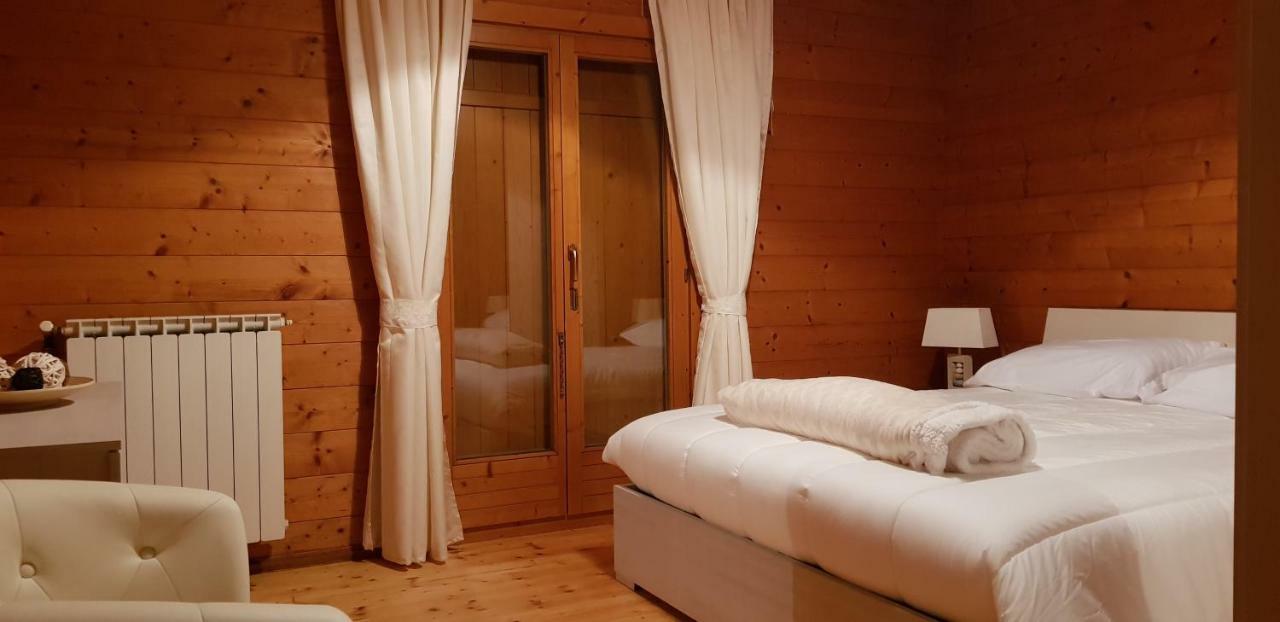 Chalet L Oasi Di Ambra 8 Posti Letto Con Uso Piscina Ardea Eksteriør billede