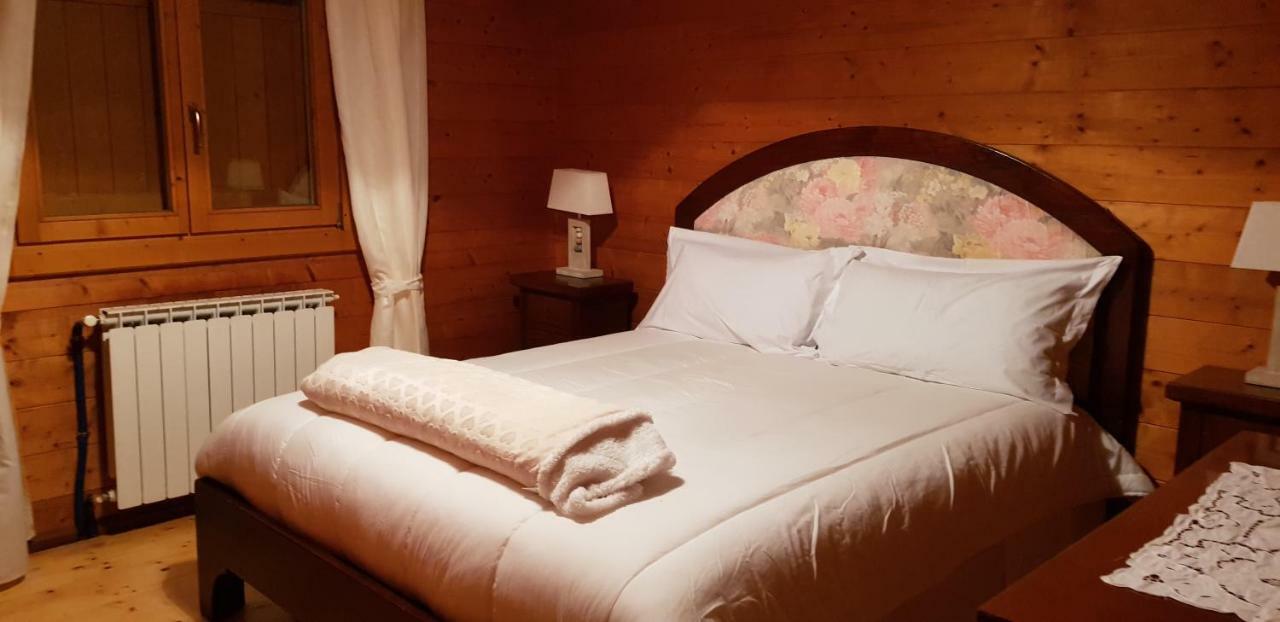Chalet L Oasi Di Ambra 8 Posti Letto Con Uso Piscina Ardea Eksteriør billede