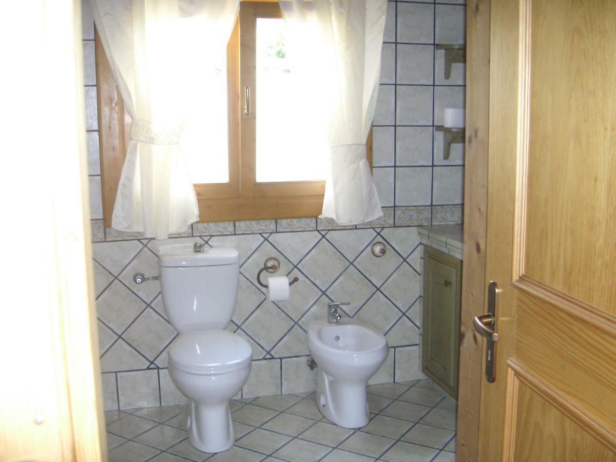 Chalet L Oasi Di Ambra 8 Posti Letto Con Uso Piscina Ardea Eksteriør billede
